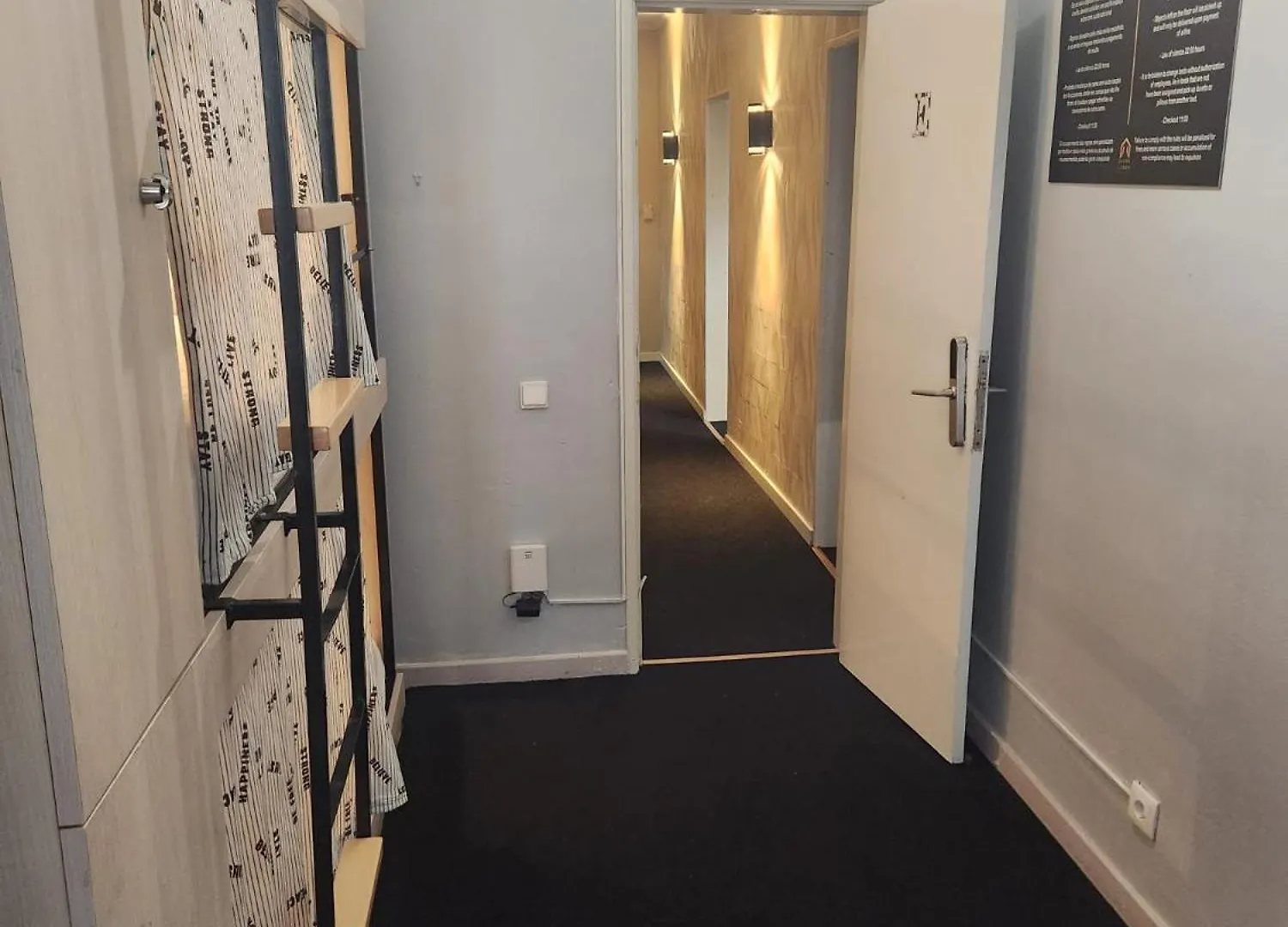 Daora Lisbon Hostel Apartment